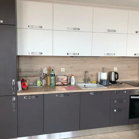 Amazing Facing The Sea بورغاس